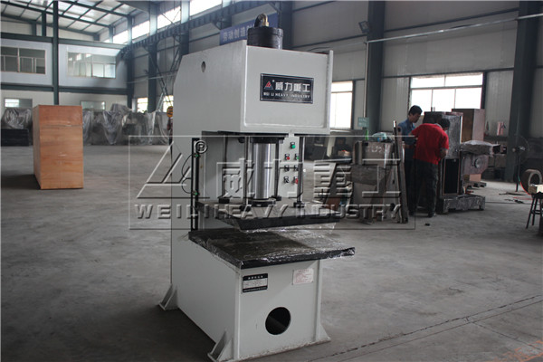 山（shān）西100噸單柱液壓機YW41-100T確定方案