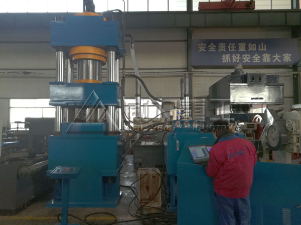 碳纖維高爾夫球杆模壓成型液壓機流量閥的分類
