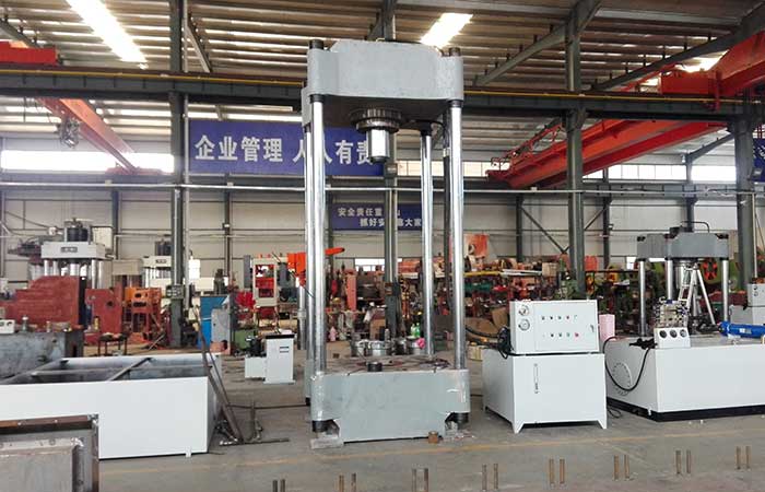 二梁（liáng）四柱液壓機