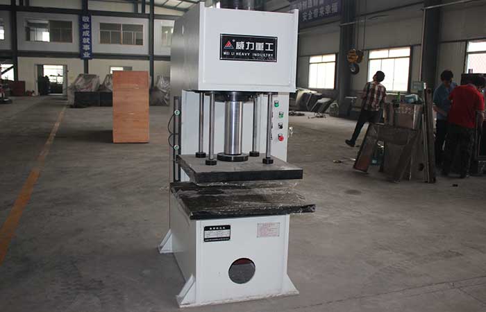 60噸（單柱（zhù））單臂液壓機