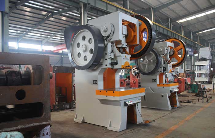 125噸開式固定台衝床（chuáng）JB21-125T