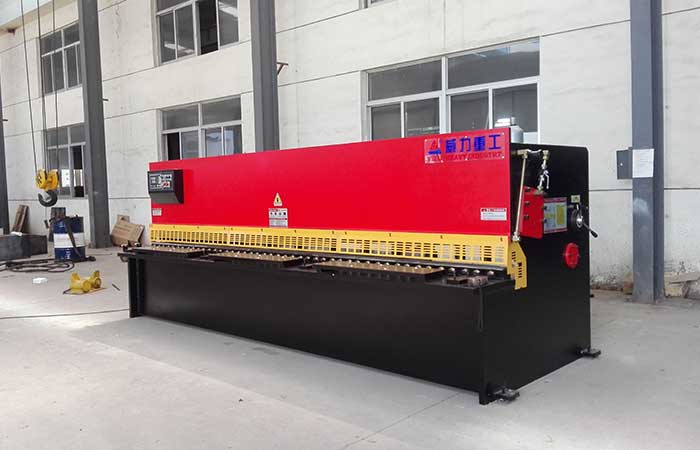 QC12Y6×2500液壓剪（jiǎn）板機,6個厚液壓擺式剪板（bǎn）機