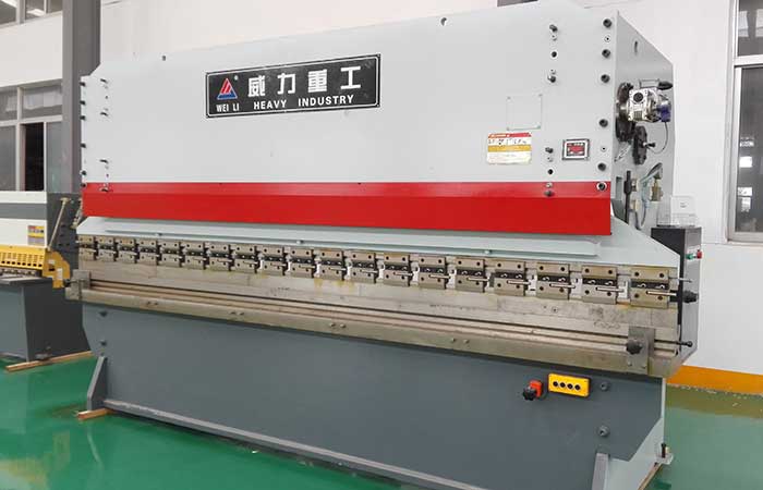 WC67Y-300T/4000液（yè）壓折彎機,300噸4米液（yè）壓數控折（shé）彎機