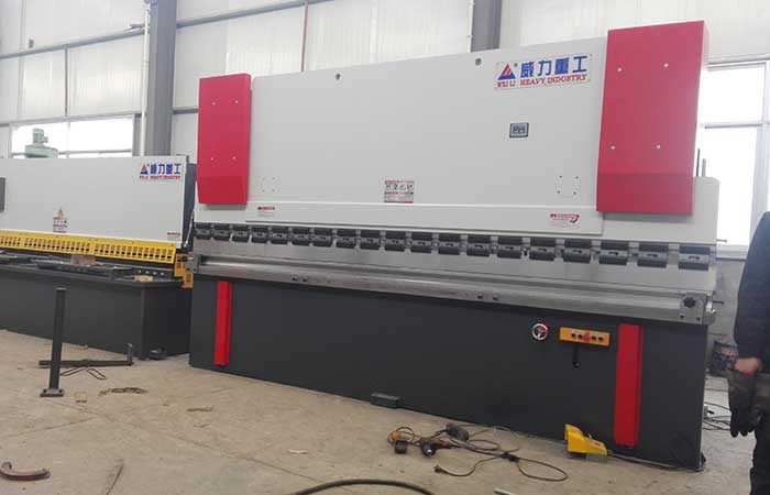 WC67Y-250T/4000液壓（yā）折彎機,250噸4米液壓數（shù）控折彎（wān）機
