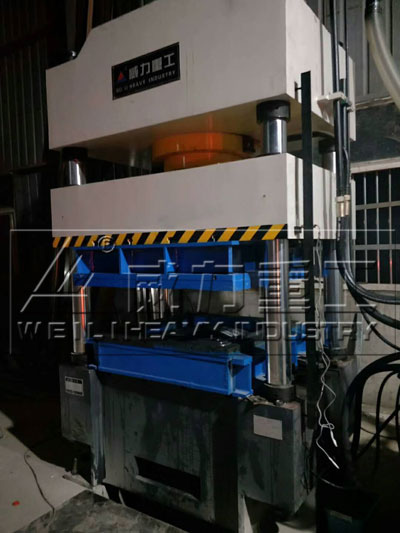 不鏽鋼水箱成型液壓機帶模具