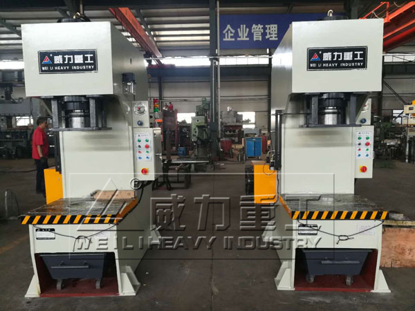 c型（xíng）液壓機