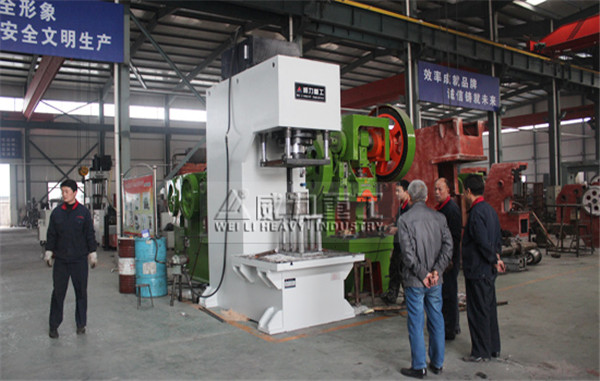 單柱液壓機調試（shì）
