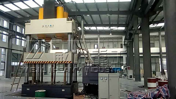 800噸液（yè）壓機（jī）
