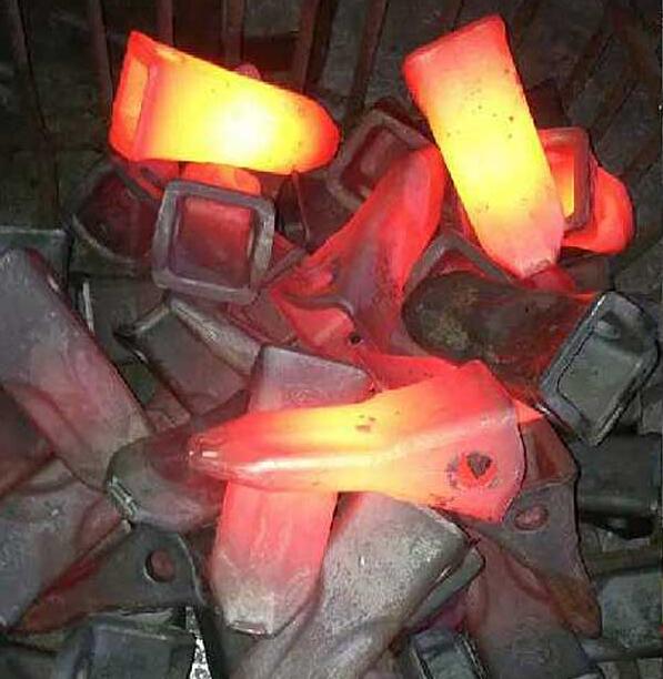 鬥齒熱模鍛成型