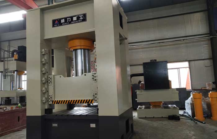 汽車門內（nèi）襯拉伸成（chéng）型液壓機