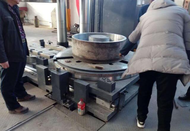 砂輪（lún）成型液壓機