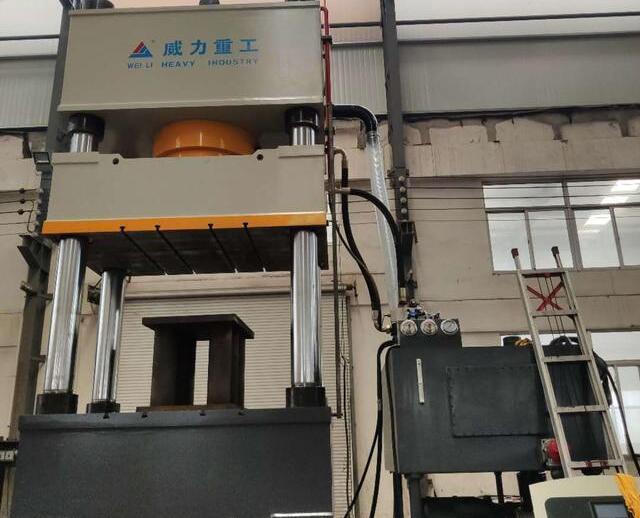 PVC磚托板模壓成型液壓（yā）機