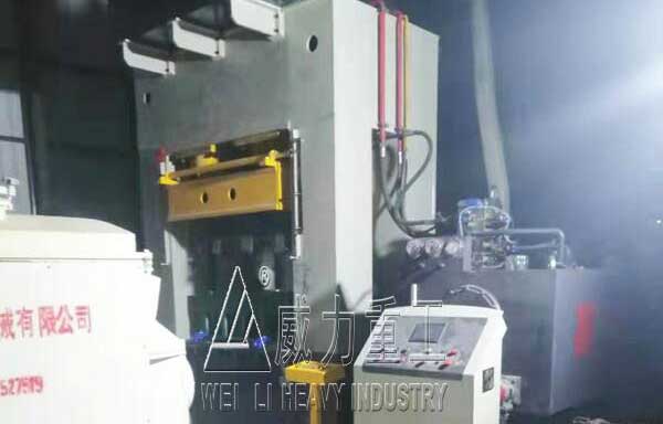 塑（sù）料托盤模壓成型（xíng）液壓機