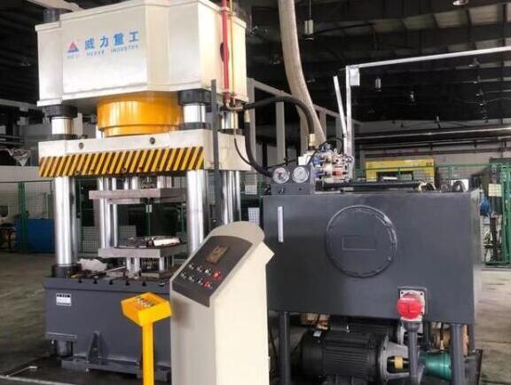 汽車輪轂衝壓成型液壓機