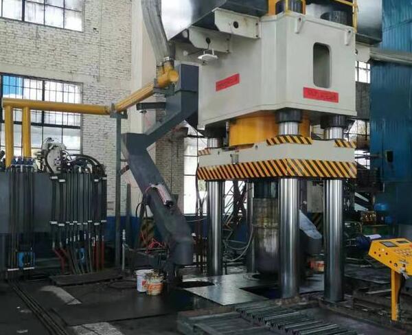 石墨坩（gān）堝成型液壓機