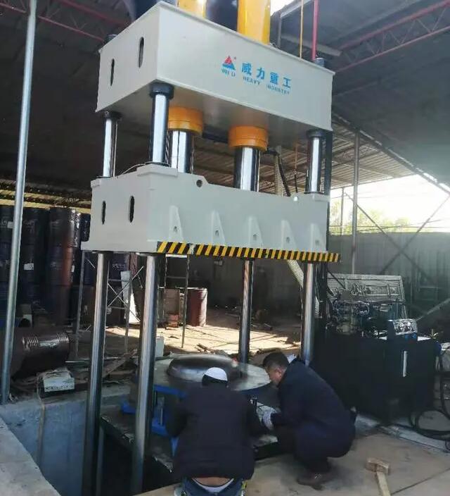 不鏽鋼水盆拉伸成型液壓機（jī）